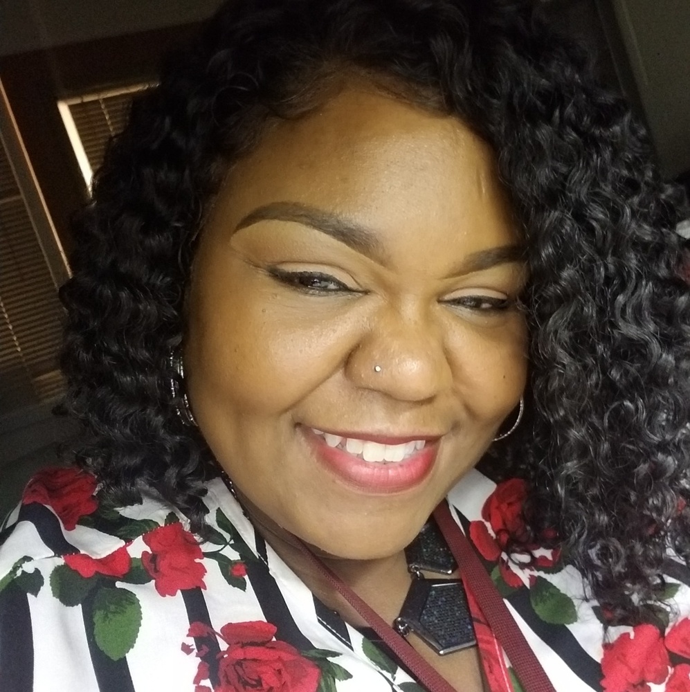 Meet your Posher, Yolanda